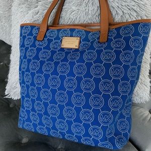 Micheal Kors medium size tote